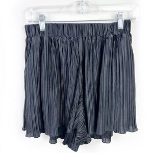 Urban Outfitters Plisse Pull-on Shorts textured pleated black size: M